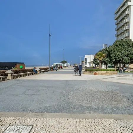 Host Wise - Spacious Fresh Flat W Terrace - Near Sea Apartman