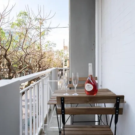Host Wise - Spacious Fresh Flat W Terrace - Near Sea Apartman