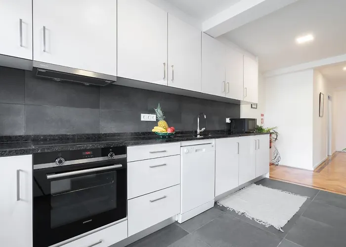 Appartement Host Wise - Spacious Fresh Flat W Terrace - Near Sea *