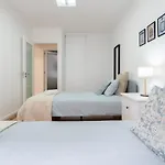 Host Wise - Spacious Fresh Flat W Terrace - Near Sea * Espinho (Aveiro)