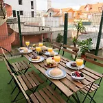 شقة Host Wise - Spacious Fresh Flat W Terrace - Near Sea