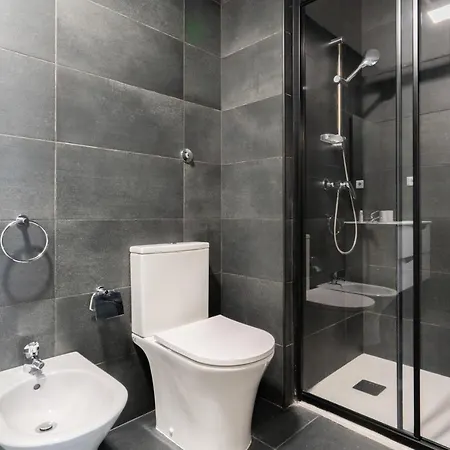 アパート Host Wise - Spacious Fresh Flat W Terrace - Near Sea *