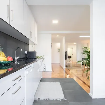 アパート Host Wise - Spacious Fresh Flat W Terrace - Near Sea