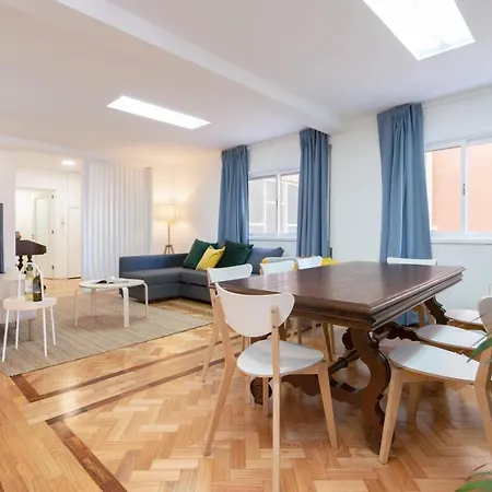 Host Wise - Spacious Fresh Flat W Terrace - Near Sea アパート *