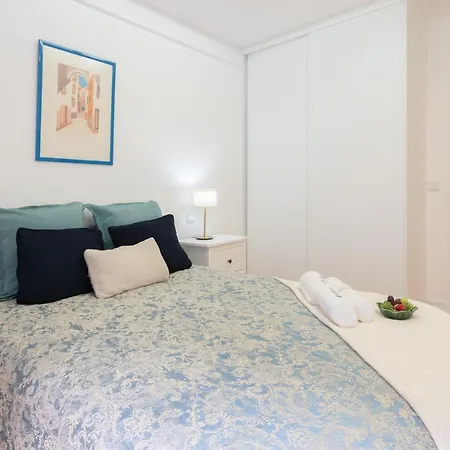 Host Wise - Spacious Fresh Flat W Terrace - Near Sea エスピーニョ