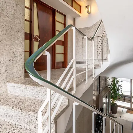 Host Wise - Spacious Fresh Flat W Terrace - Near Sea * エスピーニョ