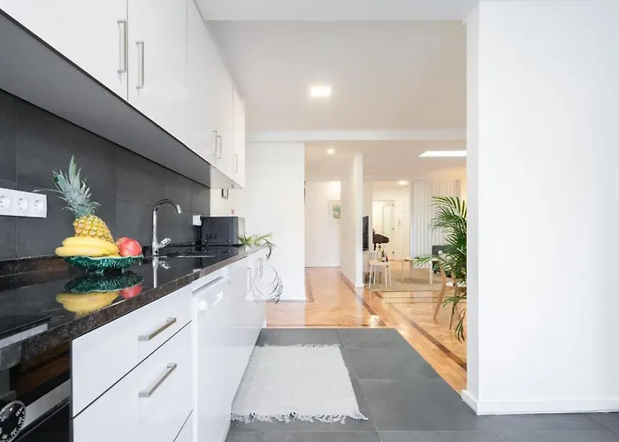 Apartment Host Wise - Spacious Fresh Flat W Terrace - Near Sea