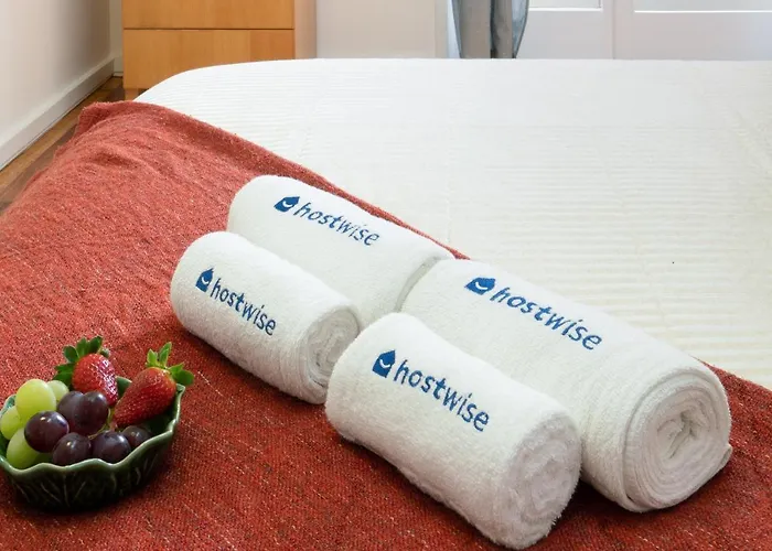 Host Wise - Spacious Fresh Flat W Terrace - Near Sea Espinho (Aveiro)