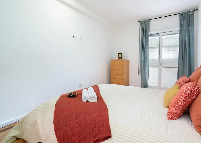 Host Wise - Spacious Fresh Flat W Terrace - Near Sea Apartment