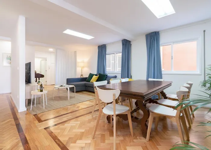 Host Wise - Spacious Fresh Flat W Terrace - Near Sea Apartment *