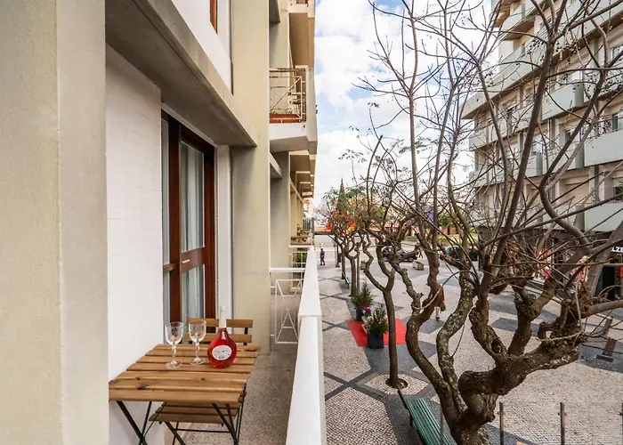 Host Wise - Spacious Fresh Flat W Terrace - Near Sea