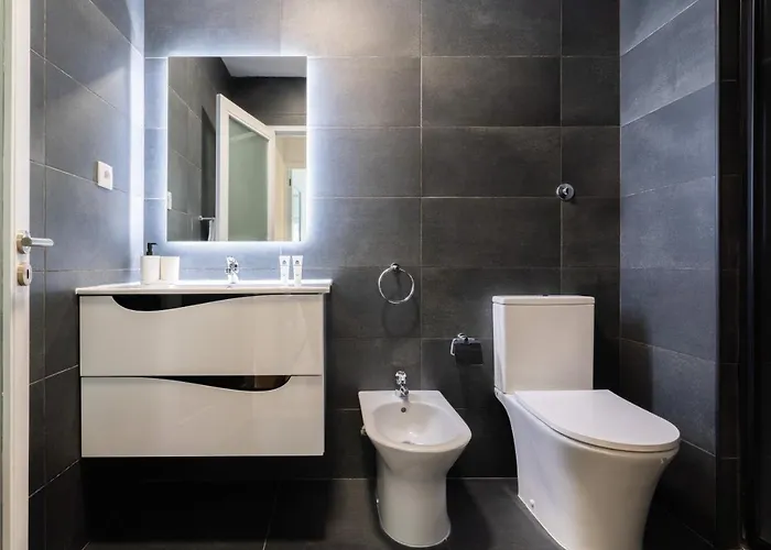 Host Wise - Spacious Fresh Flat W Terrace - Near Sea * Espinho (Aveiro)