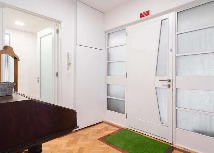 Apartment Host Wise - Spacious Fresh Flat W Terrace - Near Sea *