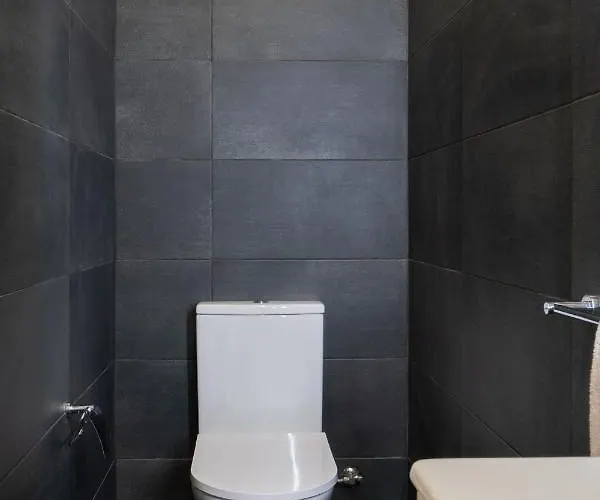 Host Wise - Spacious Fresh Flat W Terrace - Near Sea Apartment Espinho (Aveiro)