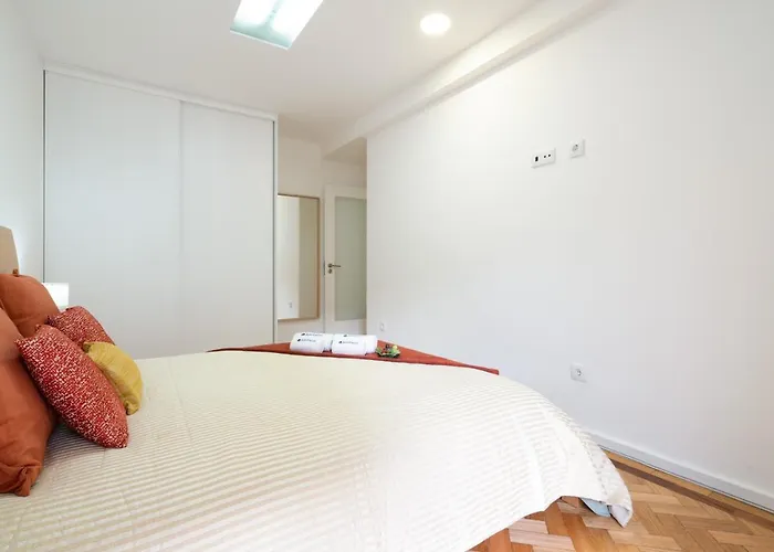 Apartment Host Wise - Spacious Fresh Flat W Terrace - Near Sea Espinho (Aveiro)