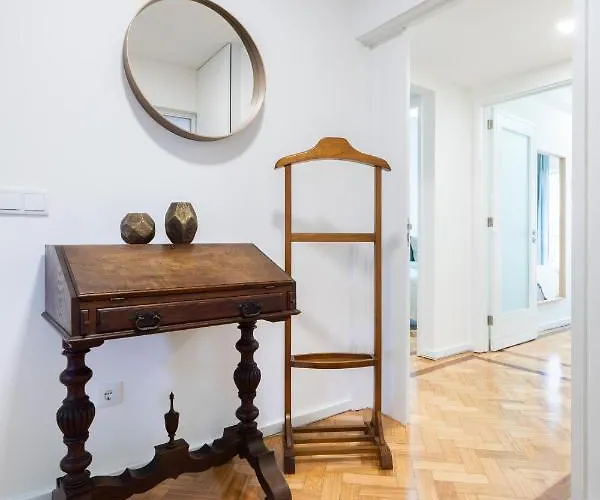 Apartment Host Wise - Spacious Fresh Flat W Terrace - Near Sea