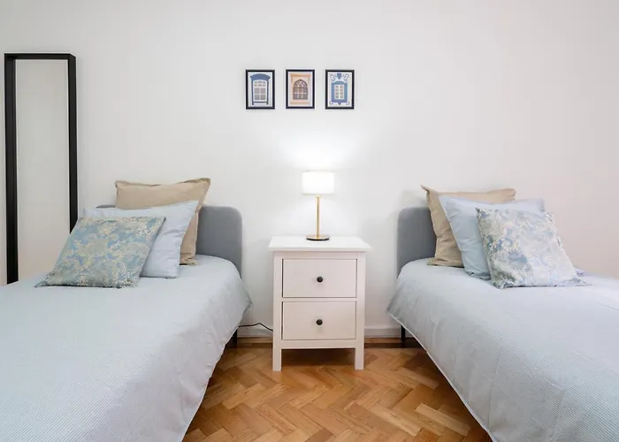 Host Wise - Spacious Fresh Flat W Terrace - Near Sea *