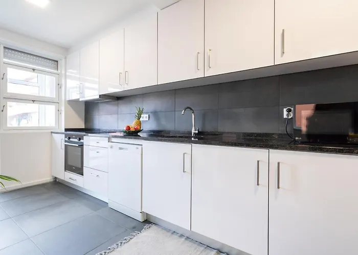 Host Wise - Spacious Fresh Flat W Terrace - Near Sea Apartment Espinho (Aveiro)